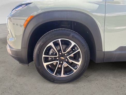 Used 2025 Chevrolet TrailBlazer LT AWD/4WD image 14