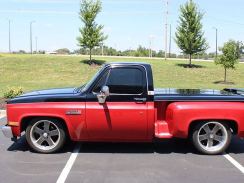 Used 1987 GMC Sierra 1500 2WD Regular Cab image 24