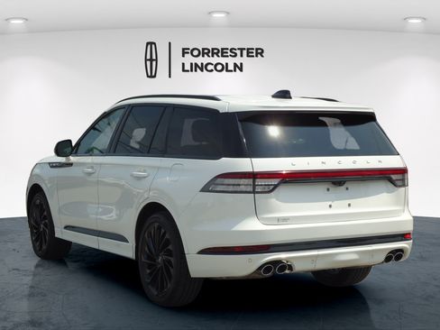 Certified 2025 Lincoln Aviator Reserve w/ Jet Appearance Package AWD/4WD image 5