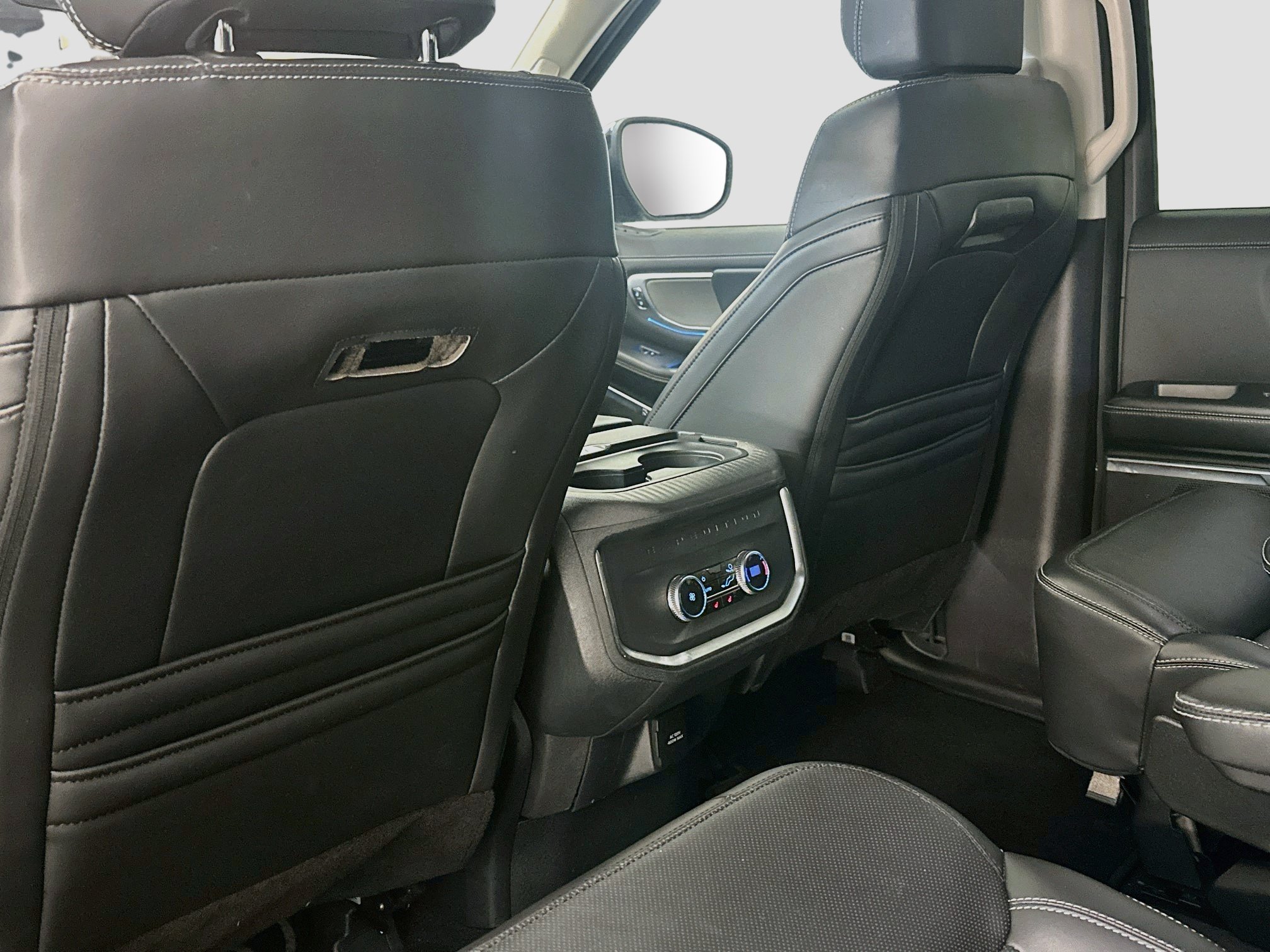 Used 2025 Ford Expedition Platinum AWD/4WD image 29