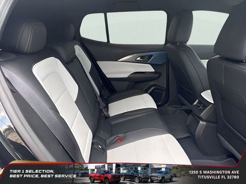 Used 2025 Chevrolet Equinox EV LT image 13