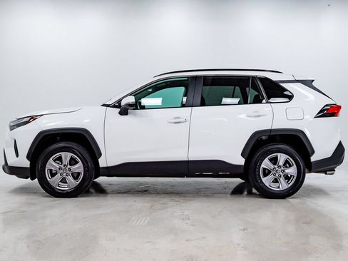 Used 2025 Toyota RAV4 XLE AWD/4WD image 25