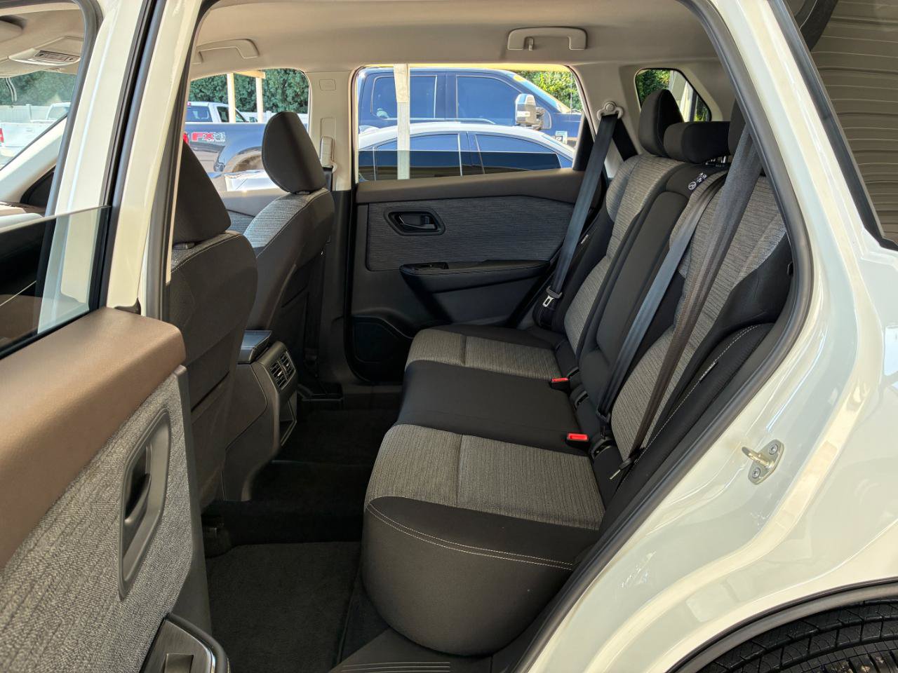 Used 2021 Nissan Rogue S FWD image 27