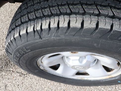 Used 2017 Toyota Tacoma 4x4 Access Cab image 46