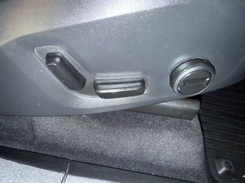 Used 2019 Volvo XC90 T6 Momentum w/ Advanced Package image 32