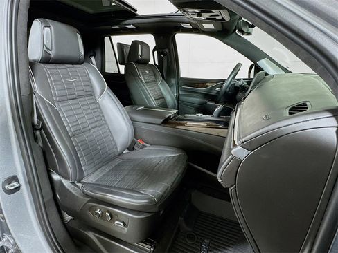 Used 2023 Cadillac Escalade Premium Luxury Platinum w/ LPO, Radiant Package image 30