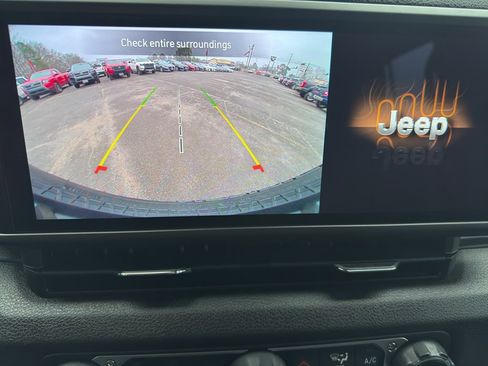 Used 2024 Jeep Wrangler Willys image 23