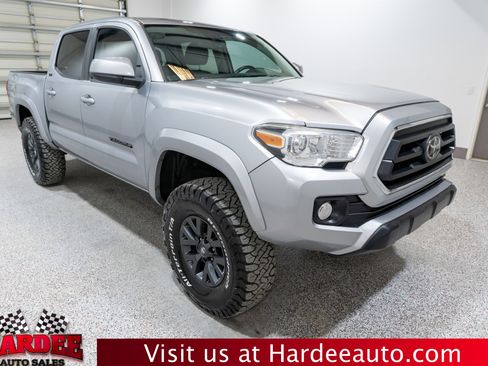 Used 2021 Toyota Tacoma SR5 AWD/4WD image 6