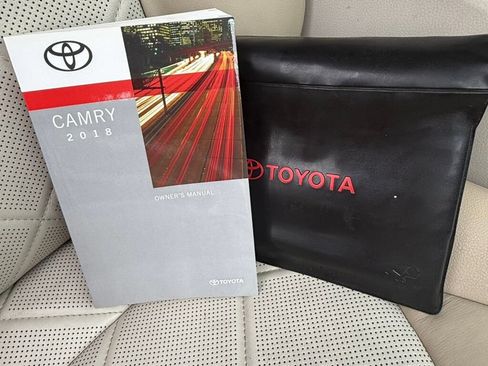 Used 2018 Toyota Camry XLE FWD image 43