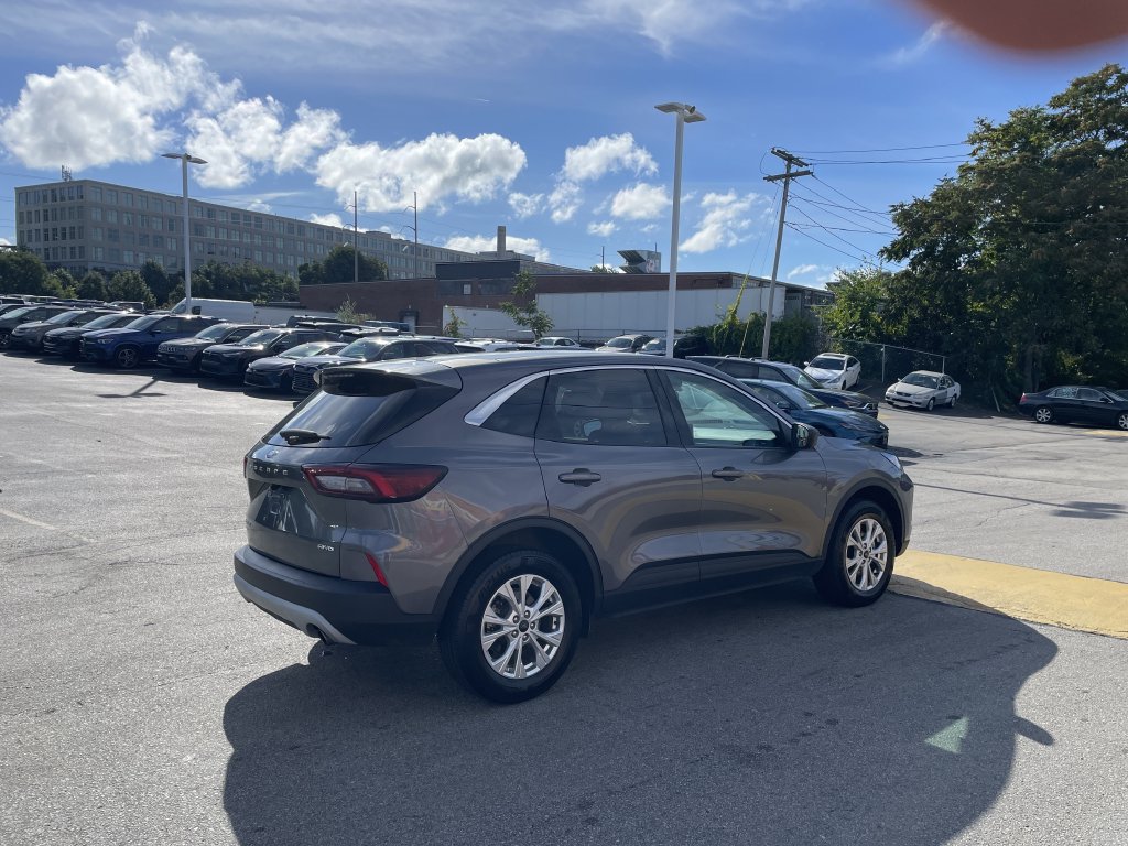 Used 2024 Ford Escape Active AWD/4WD image 8