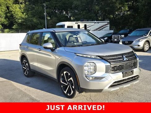 Used 2024 Mitsubishi Outlander SE FWD image 1