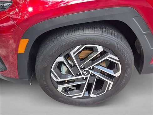 Used 2025 Hyundai Tucson Limited FWD image 25