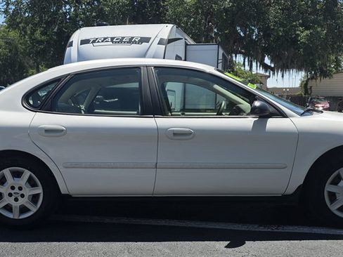 Used 2007 Ford Taurus SE FWD image 8