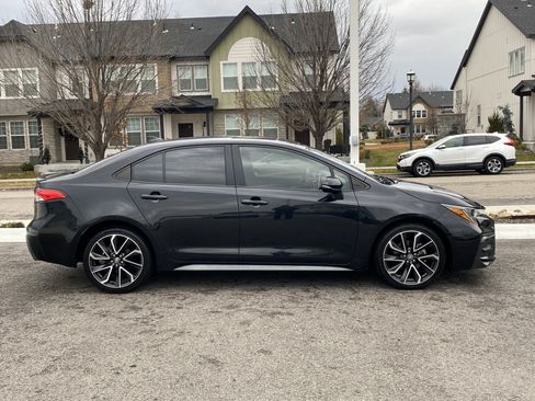 Used 2022 Toyota Corolla SE w/ SE Premium Package image 7