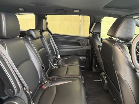 Used 2023 Honda Odyssey Sport image 17