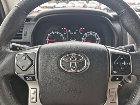 Used 2023 Toyota 4Runner SR5 AWD/4WD image 18