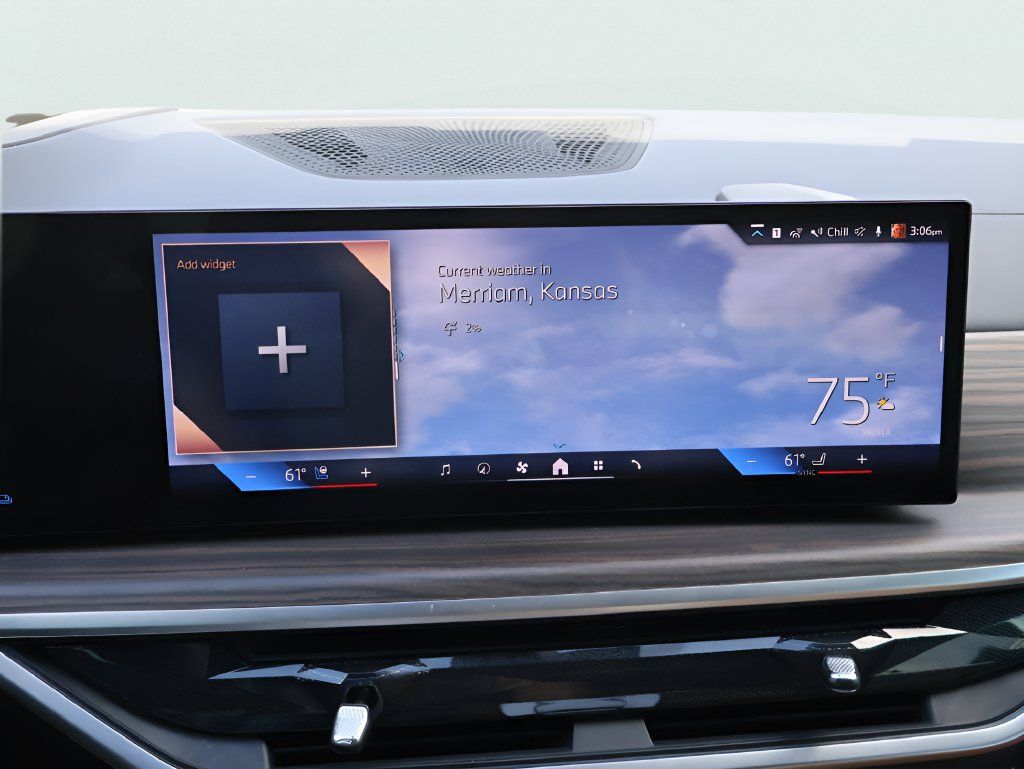 Used 2025 BMW X5 xDrive50e w/ M Sport Package AWD/4WD image 24