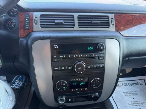 Used 2013 GMC Yukon XL SLE w/ Suspension Package, Off-Road AWD/4WD image 21
