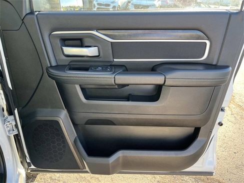 Used 2024 RAM 3500 Big Horn image 27