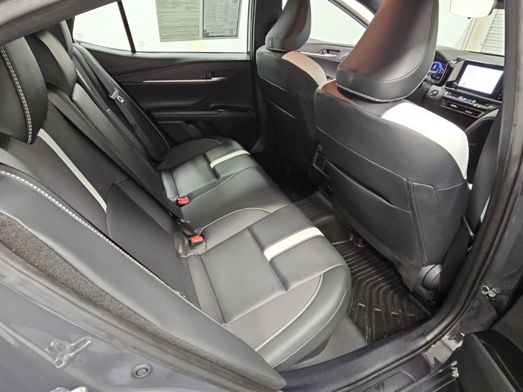 Used 2025 Toyota Camry SE FWD image 36