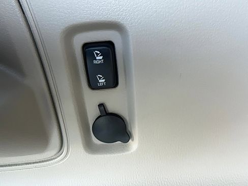 Used 2011 Lincoln MKX AWD w/ 102A Rapid Spec Order Code image 30