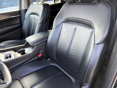 Used 2023 Jeep Grand Cherokee 4WD 4xe image 7