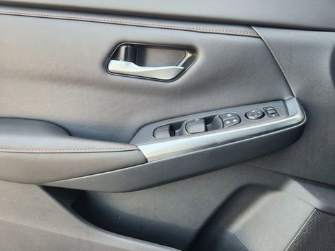 New 2025 Nissan Sentra SR w/ Midnight Edition image 17