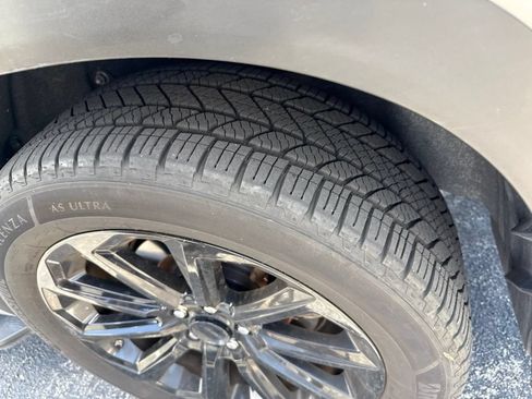 Used 2023 Toyota Highlander XLE FWD image 11