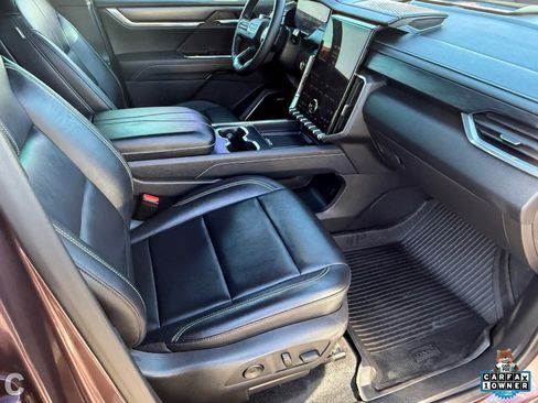 Certified 2024 GMC Acadia Elevation w/ Luxury Package image 9