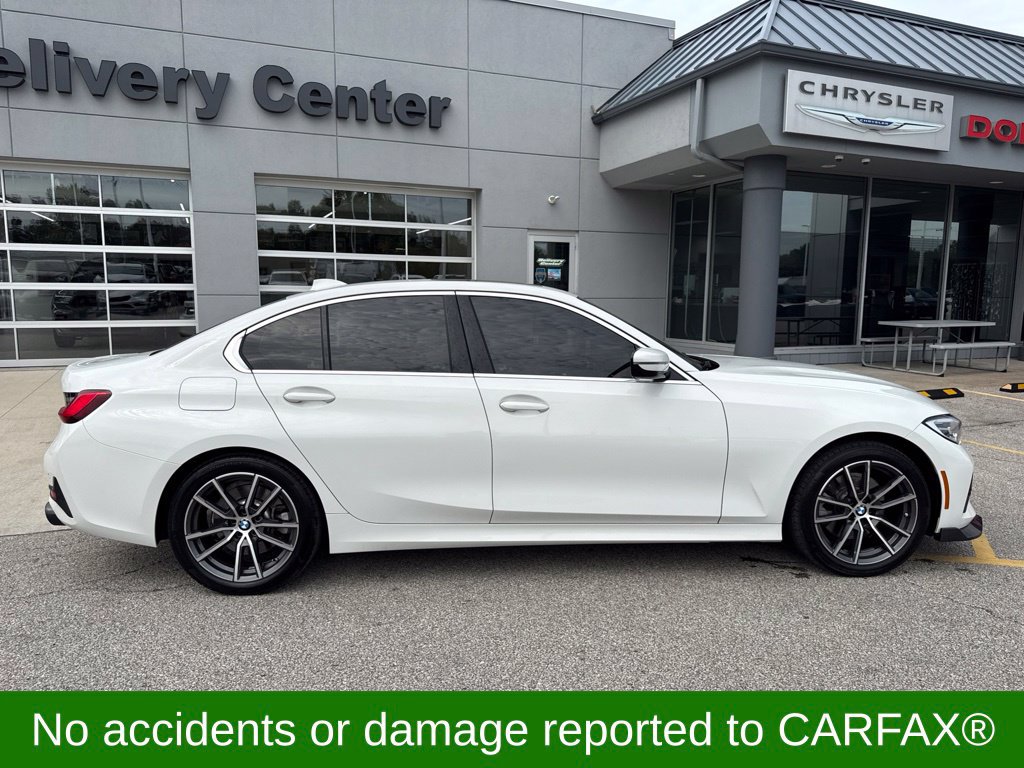 Used 2021 BMW 330i xDrive Sedan w/ Driving Assistance Package AWD/4WD image 4