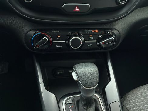 Used 2021 Kia Soul S FWD image 12