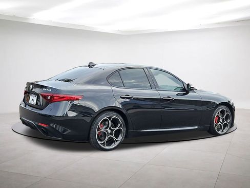 Used 2023 Alfa Romeo Giulia Veloce image 7