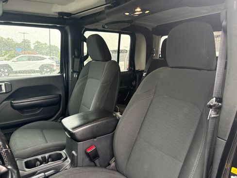 Used 2021 Jeep Gladiator Sport AWD/4WD image 9