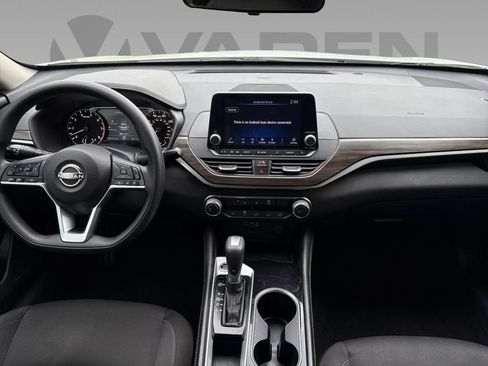 Used 2023 Nissan Altima 2.5 SV FWD image 2