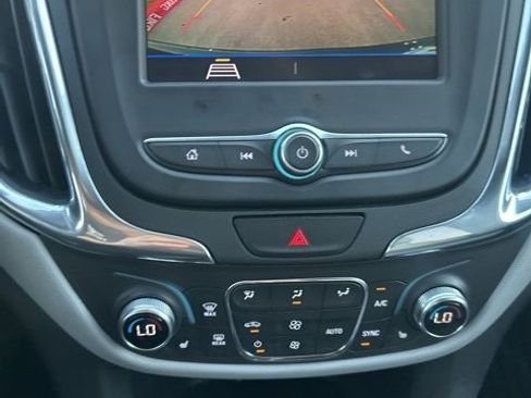 Used 2020 Chevrolet Equinox LT image 6