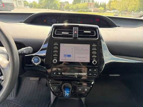 Used 2020 Toyota Prius LE AWD/4WD image 17