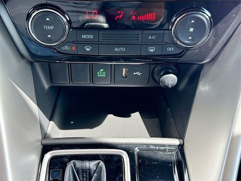 Used 2025 Mitsubishi Eclipse Cross ES image 16