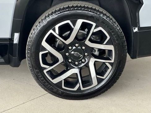 Used 2025 Chevrolet Silverado EV RST AWD/4WD image 13