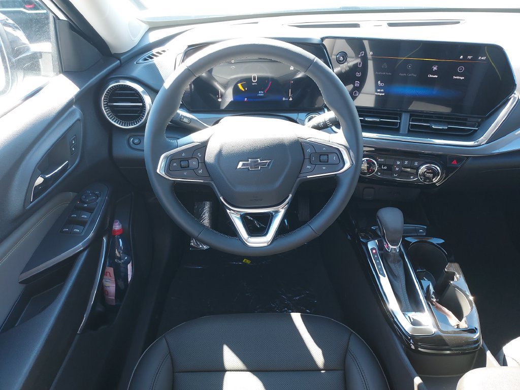 New 2026 Chevrolet Trax ACTIV w/ Sunroof Package FWD image 16