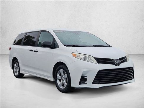 Used 2020 Toyota Sienna L image 3