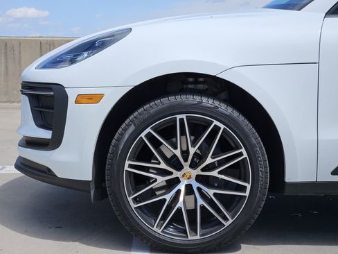 Used 2026 Porsche Macan image 13