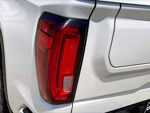 Used 2021 GMC Sierra 1500 Denali w/ Denali Ultimate Package AWD/4WD image 28