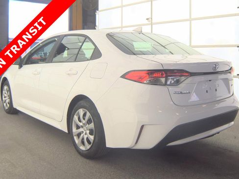 Used 2021 Toyota Corolla LE image 3