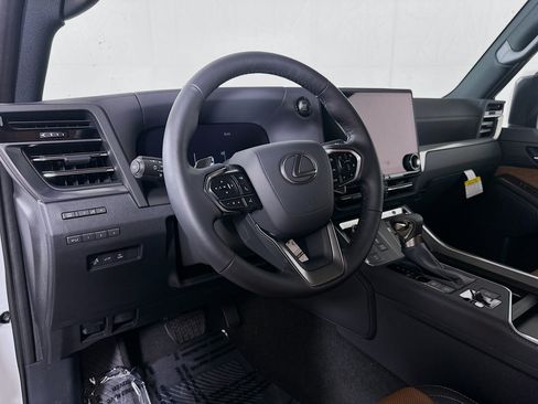 New 2026 Lexus GX 550 w/ Accessory Package (2T) AWD/4WD image 9