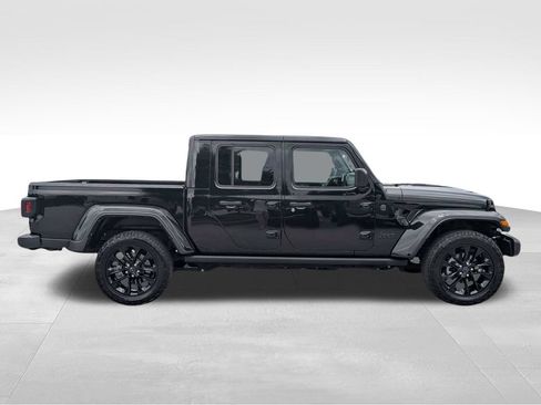 Used 2025 Jeep Gladiator Sport AWD/4WD image 3