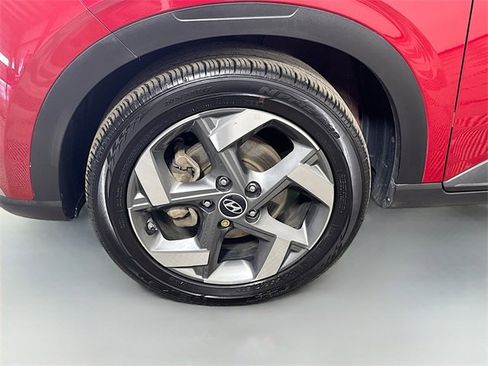 Used 2025 Hyundai Venue Limited image 4