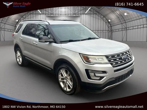 Used 2016 Ford Explorer XLT w/ Equipment Group 202A image 7