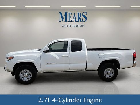 Used 2018 Toyota Tacoma SR5 RWD image 3