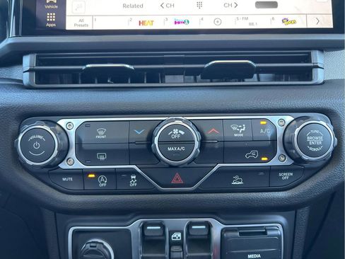 New 2026 Jeep Gladiator Sport image 29