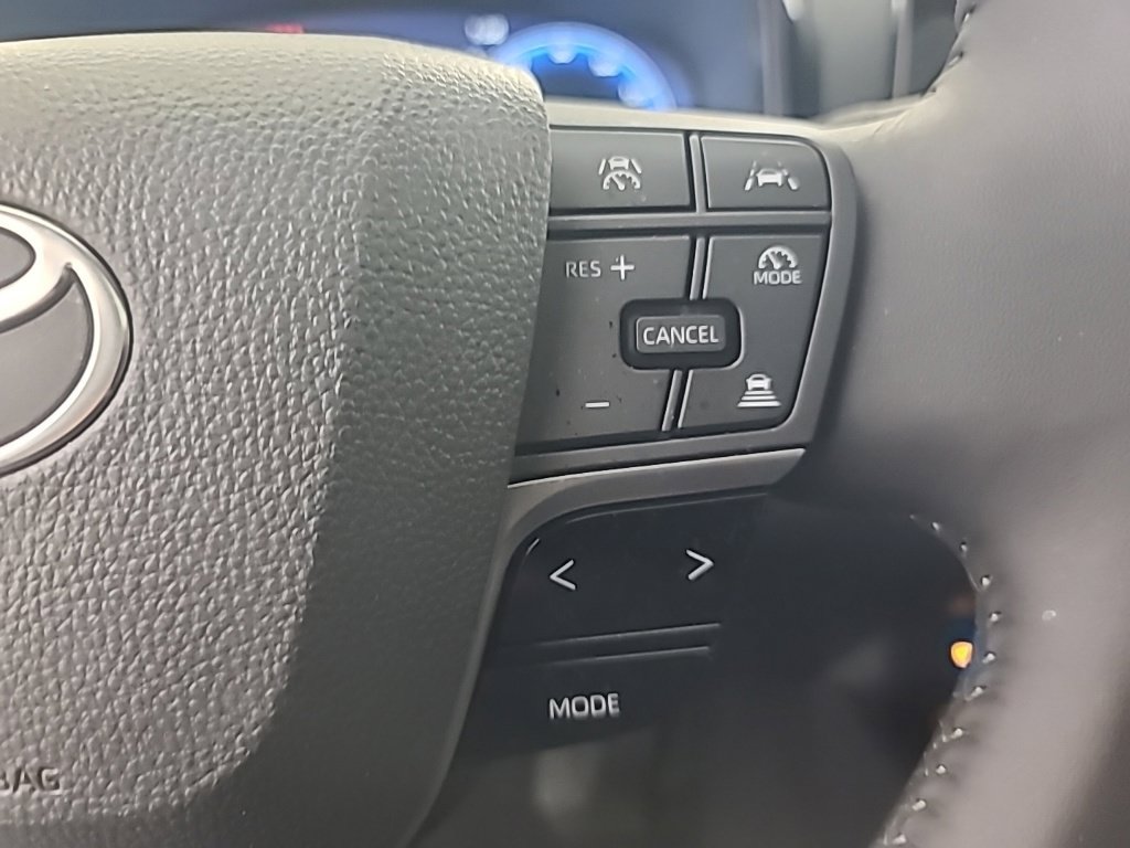 Used 2026 Toyota Camry XLE AWD/4WD image 30